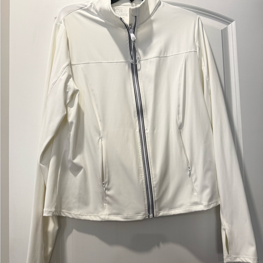 White Ski Jacket with Stand-Up Collar and Sporty Style